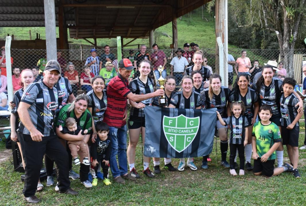 Copa do Interior de Futebol Cinco na Grama de Três Passos tem