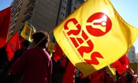Sindicato vai percorrer cerca de 40 cidades em busca de reposição salarial para professores